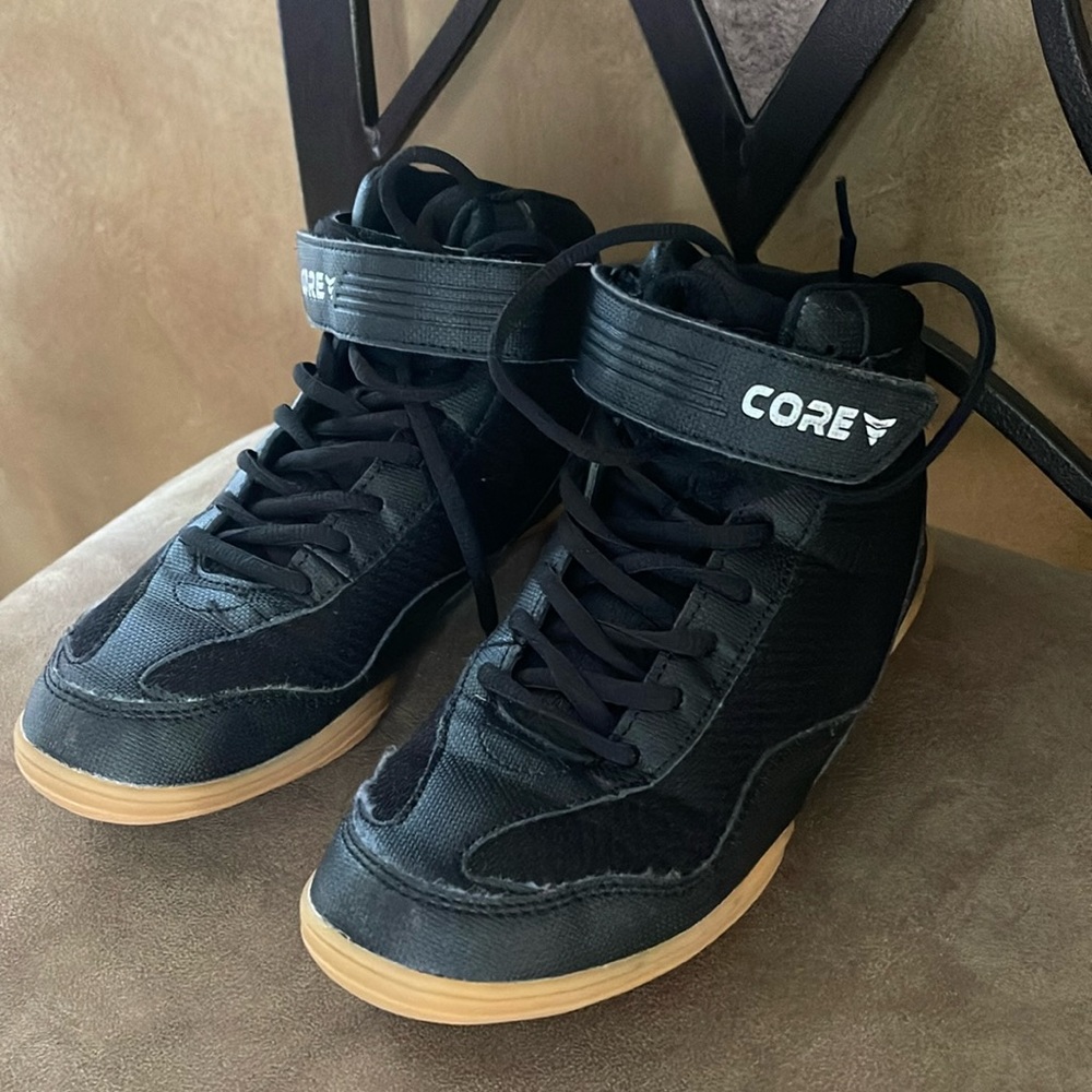 Wrestling shoes. LIKE NEW